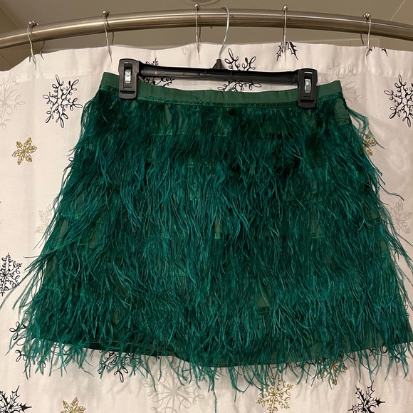 Queen of Sparkles Green Feathers Skort - Picture 4 of 6